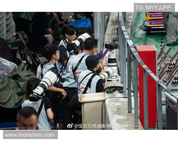 亚运会特别报道：成都羽毛球队拼搏历程与荣耀瞬间的背后故事